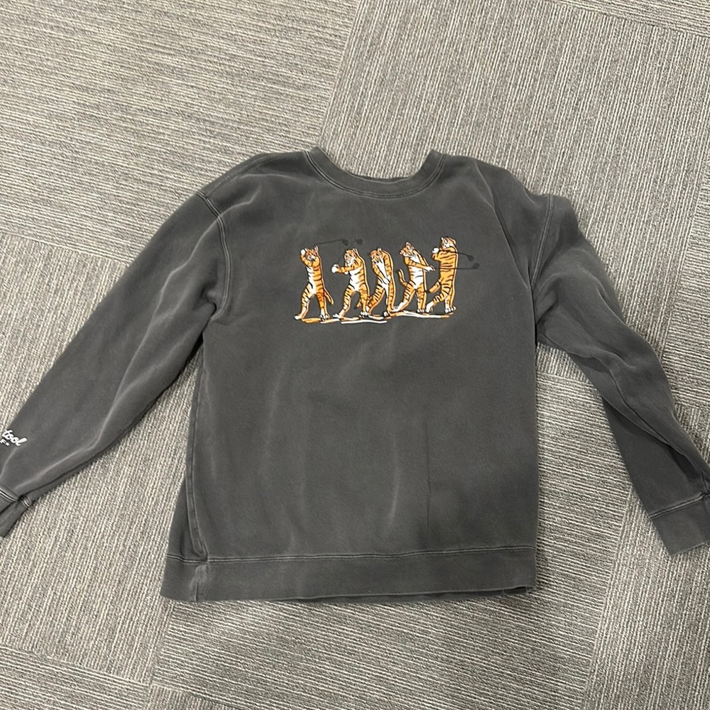 Barstool tiger woods Gray sweatshirt